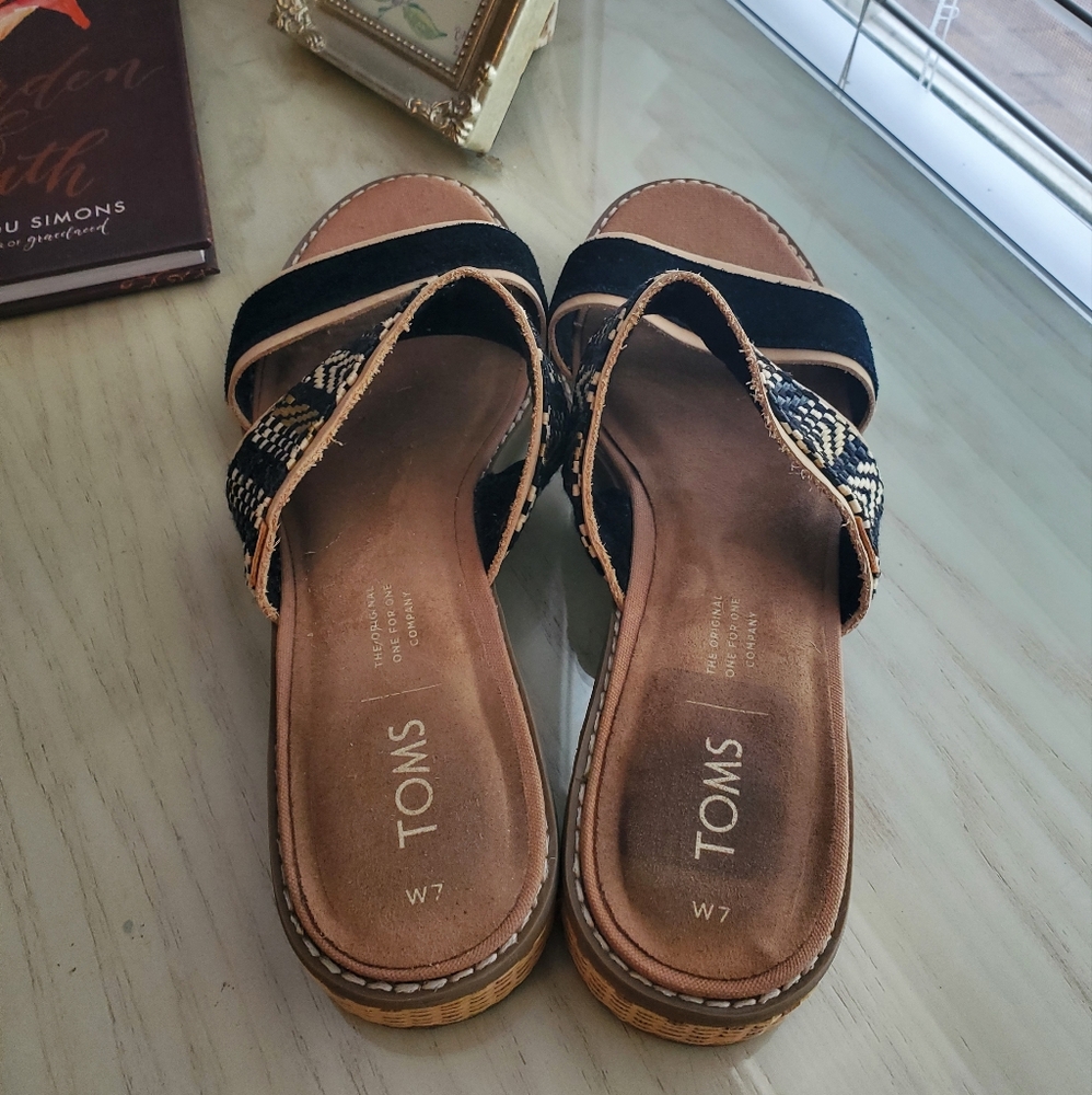 Toms Sandals - Picture 10 of 11